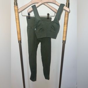 Free People Movement Workout *SET 2 pieces**